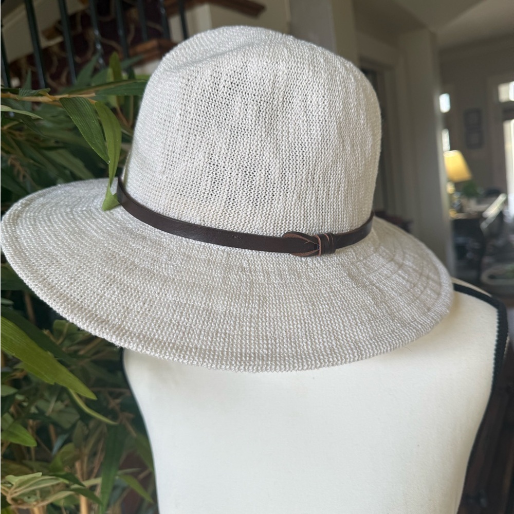 ANTHROPOLOGY ladies, cream colored hat with leather trim NWOT - Picture 9 of 9